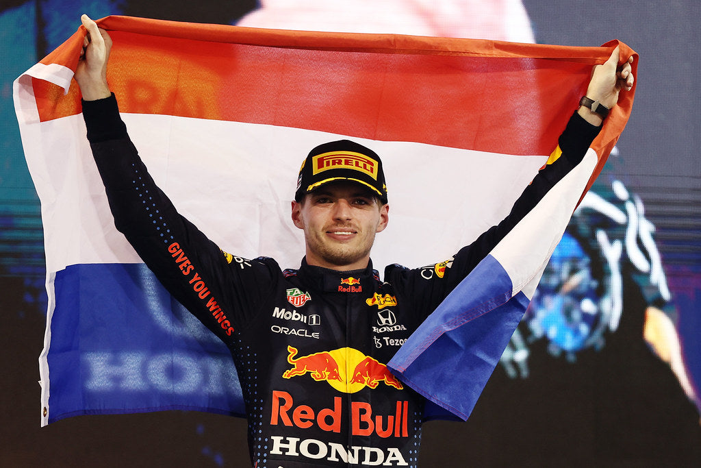 Diamond Painting Verstappen winnend met de vlag met Ronde steentjes 100x70cm - Beste Kwaliteit